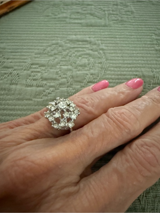 Avon Jewelry - Elegant Vintage Silver-Tone Cluster Cocktail Ring with Clear Crystals